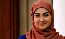 مریم معصومی با پیژامه گل گلی در خیابان | دلقک بازی مریم معصومی در حالت غیر طبیعی خبر ساز شد