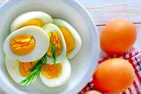خواص زرده و سفیده تخم مرغ | کالری تخم مرغ و اینکه آیا باعث اضافه وزن می شود یا نه؟

