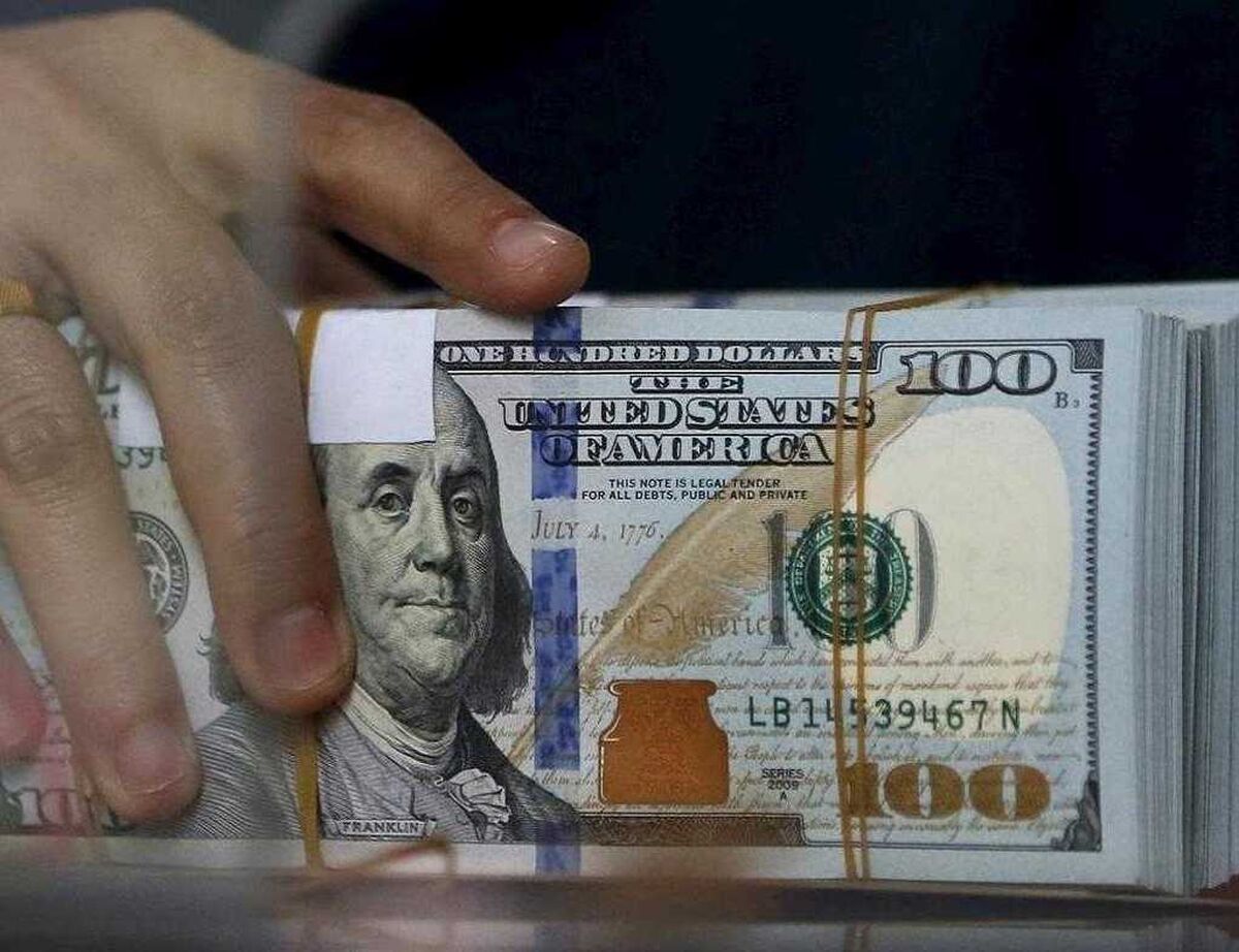 دلار سقوط کرد | قیمت دلار در بازار و صرافی های امروز 21 اسفندماه
