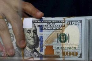 قیمت دلار سر به فلک کشید | خبر مهم از قیمت دلار در آخر هفته