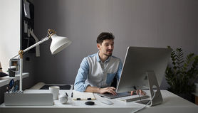 استخدام و کاریابی حرفه ای باش : چشم‌انداز استخدام و جستجوی شغل آنلاین
