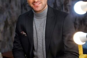 رابطه عاشقانه هوتن شکیبا و خانم بازیگر در مجازی | کامنت خیلی خاص هوتن خان همه چیز را فاش کرد