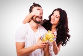 این کادوها همسرانتان را خوشحال میکند | آقایون از چی خوششون میاد!؟